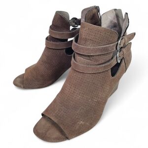 White Mountain Peep Toe Boots Size 9 Sage Brown Buckle Ankle